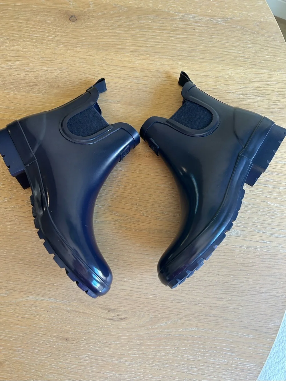 Sperry Women's Drizzle Chelsea Rain Boots in navy, Size 9, NWOT Display